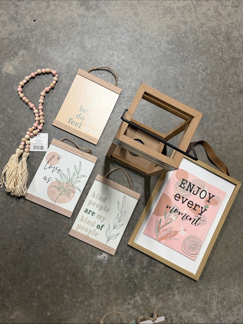 NWOT Neutral Pink & Cream Wall Art Sign Set and candle holder